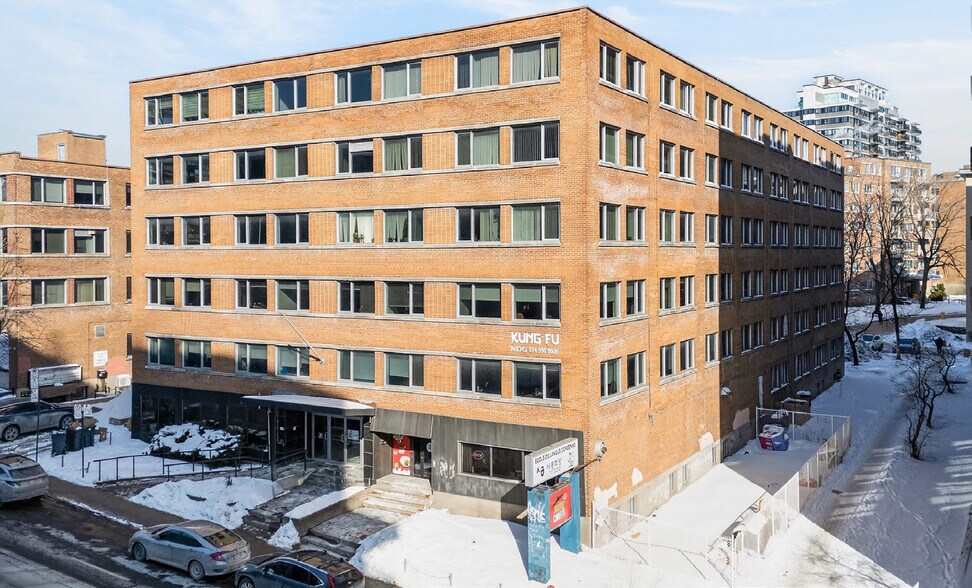 More Photos Of , Montréal Office For Sale