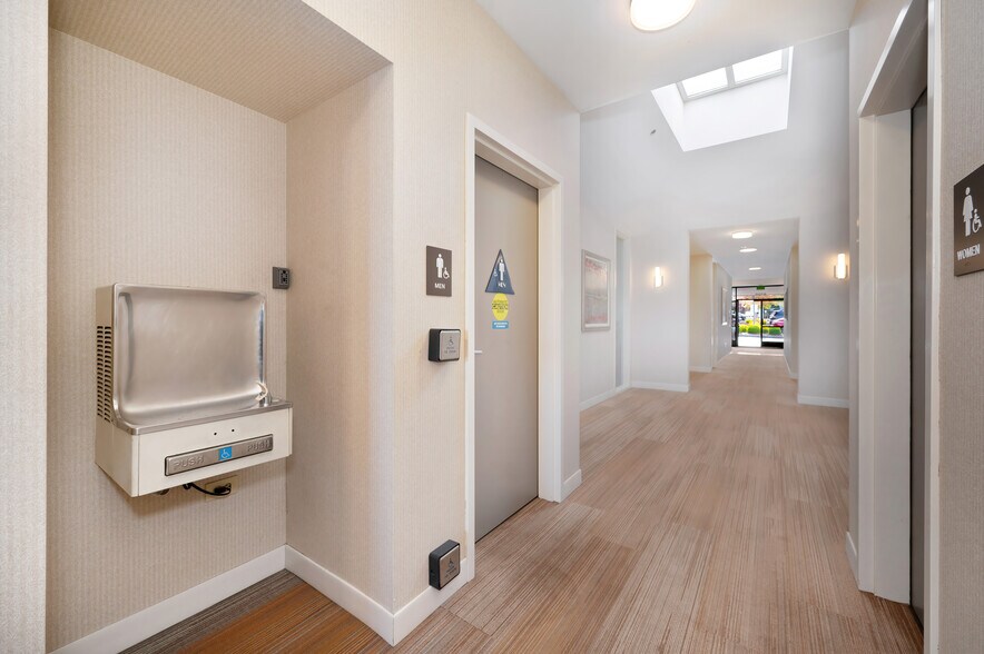 More Photos Of 8700 Auburn Folsom Rd, Granite Bay Office For Lease