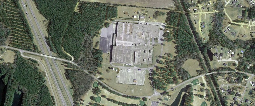More Photos Of 146 W Country Club Rd, Hamer Manufacturing For Lease