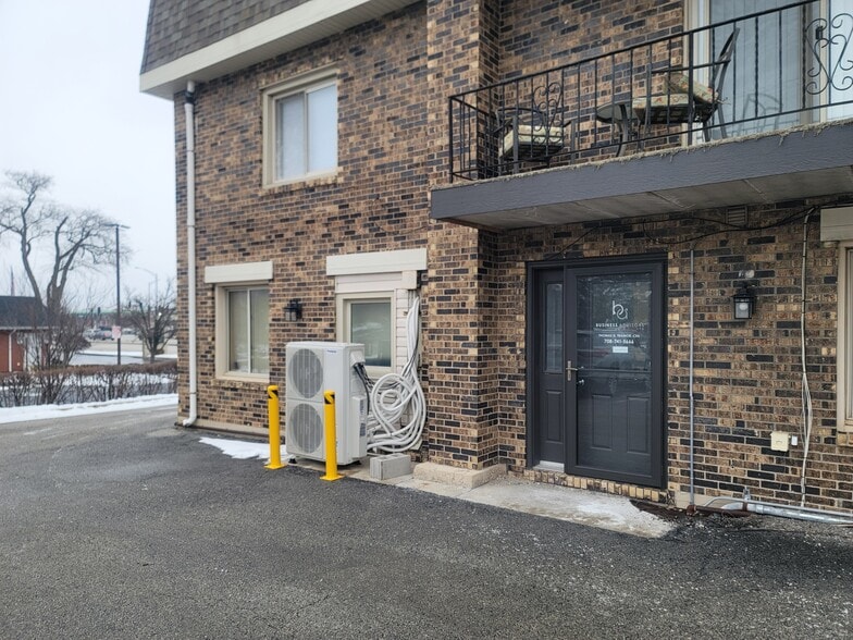 More Photos Of 14340 S La Grange Rd, Orland Park Office Residential For Sale