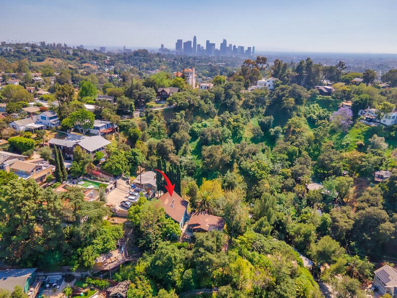 More Photos Of 1825 Altivo Way, Los Angeles Multifamily For Sale