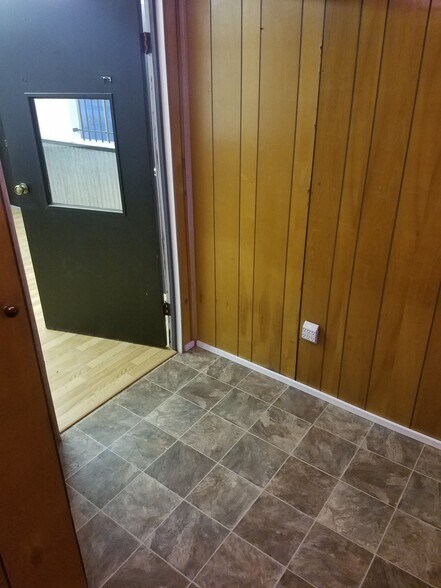 More Photos Of 7200 W Reno Ave, Oklahoma City Service For Lease