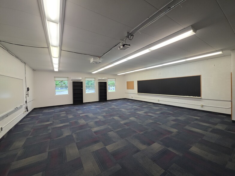 More Photos Of 985 Ebner Dr, Webster Schools For Sale