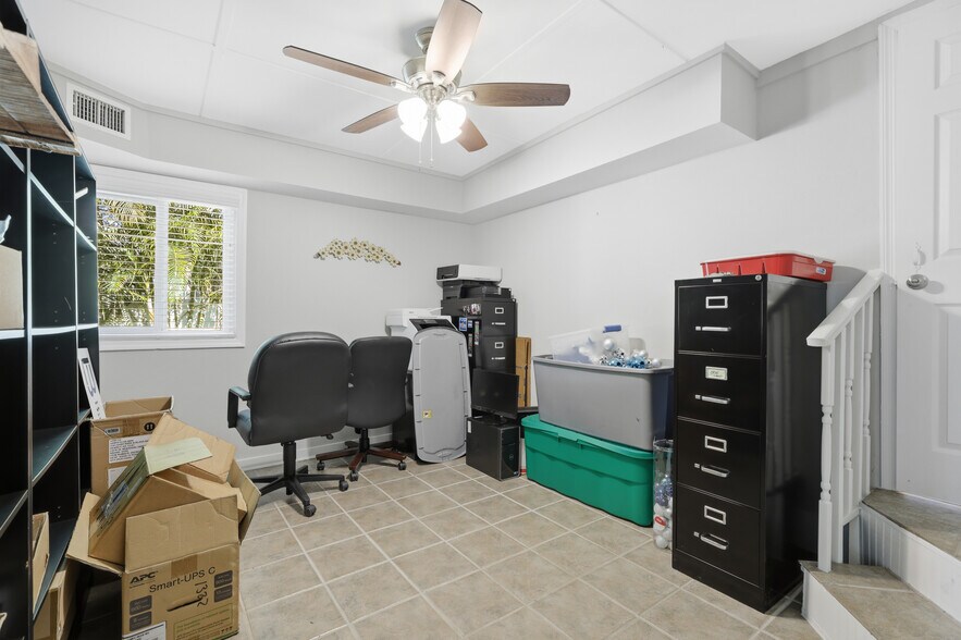 More Photos Of 1322 3rd Ave W, Bradenton Office Residential For Sale