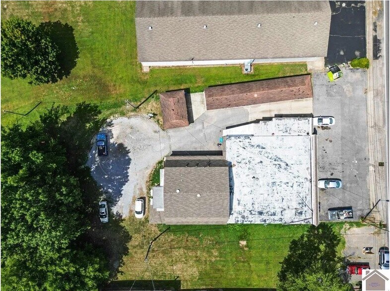 More Photos Of 318 Main St, Benton Apartments For Sale