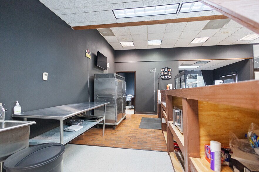 More Photos Of 1815 Hospital Dr, Jackson Medical For Sale