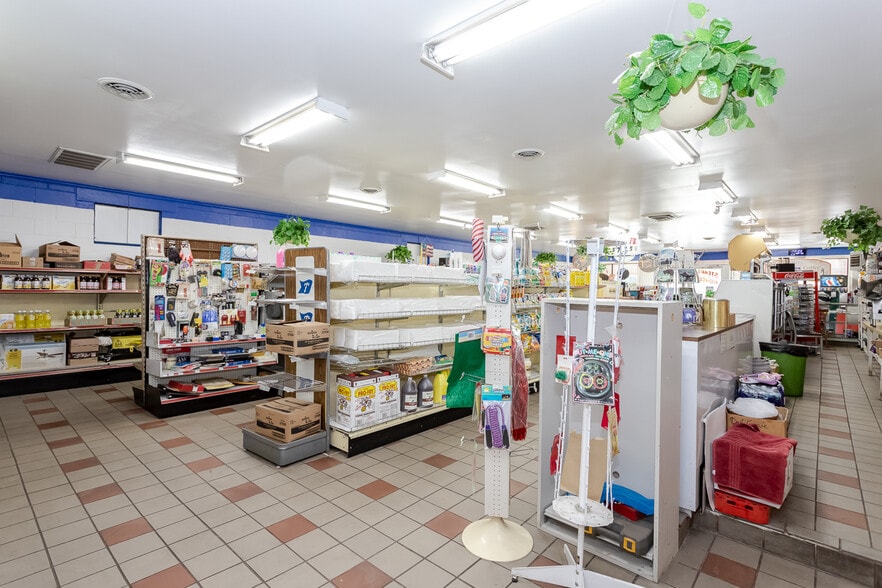 More Photos Of 1401 S Whitford Rd, West Chester Storefront Retail Residential For Sale