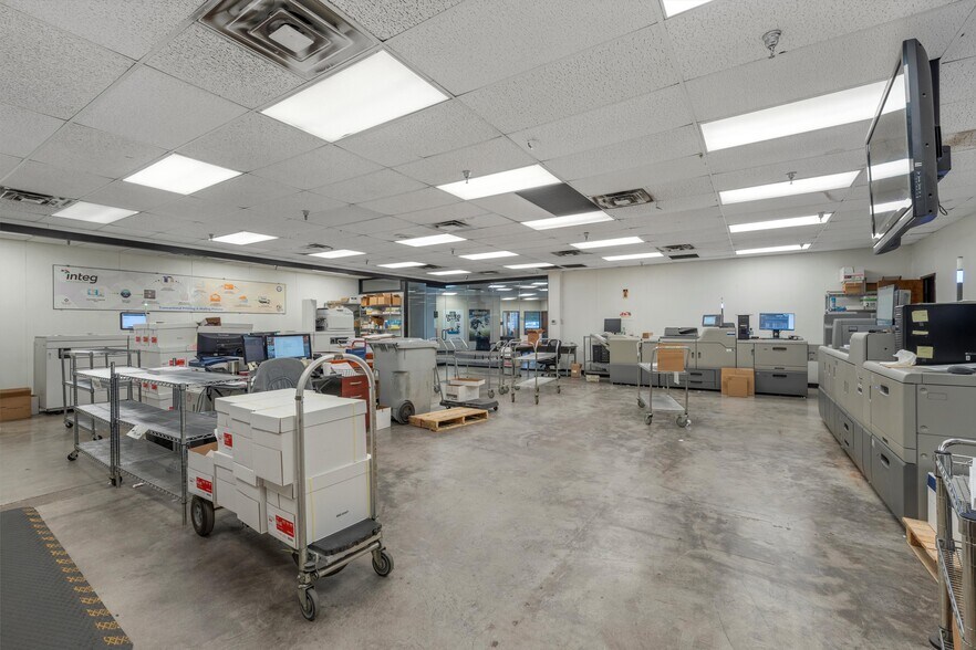 More Photos Of 700 W Loop 340, Waco Office For Lease