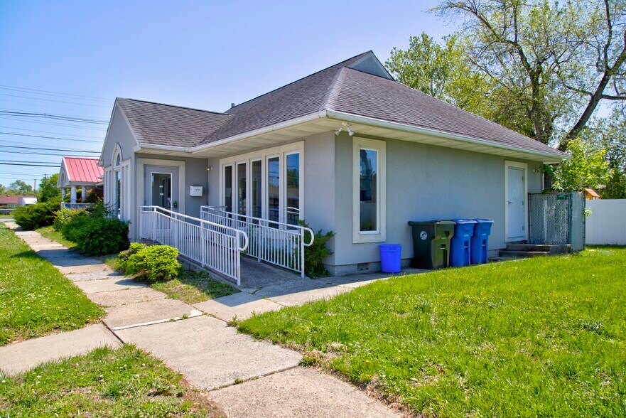 More Photos Of 666 Madison Ave, Burlington Medical For Sale