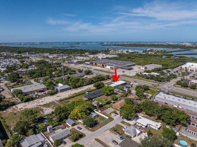 More Photos Of 4703 Park St N, Saint Petersburg Manufacturing For Lease