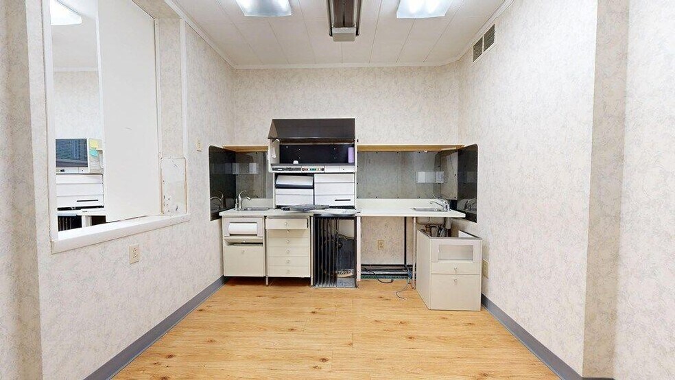 More Photos Of 70 W Smiley Ave, Shelby Medical For Sale