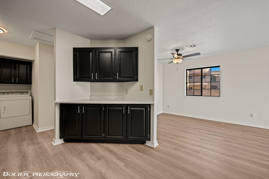 More Photos Of 320 E Old Mill Rd, Mesquite Office For Sale