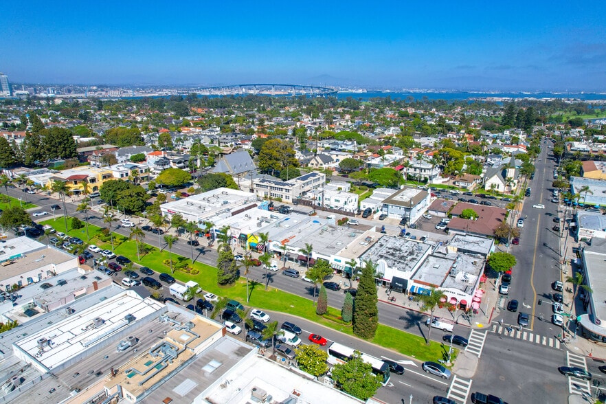 More Photos Of 949-951 Orange Ave, Coronado Storefront For Lease