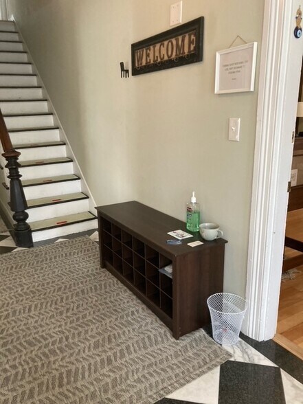 More Photos Of 417 Main St, Laurel Office For Lease