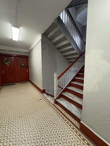 More Photos Of 550 W 180th St, New York Apartments For Sale