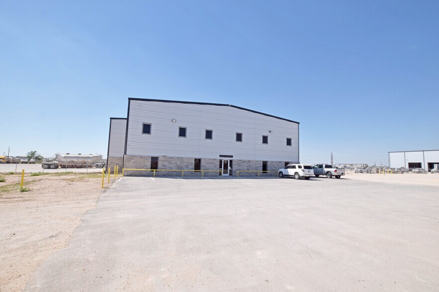 More Photos Of 2250 Dixie Blvd, Odessa Industrial For Sale