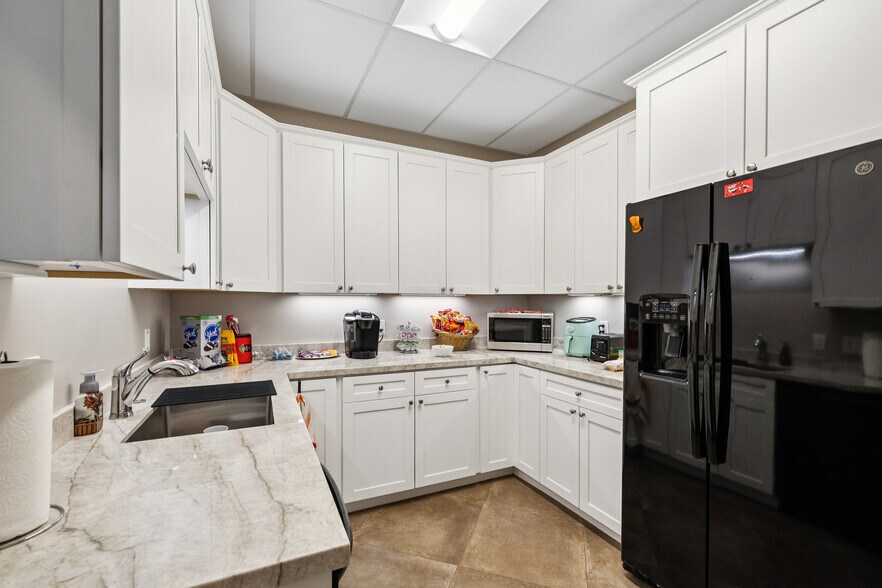 More Photos Of 550 Price Ave, Redwood City Office For Sale
