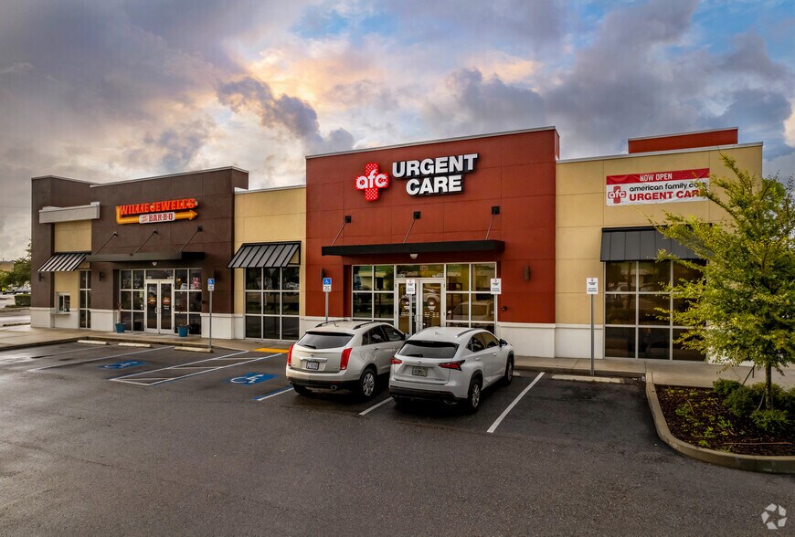 More Photos Of 9040 Ulmerton Rd, Largo Storefront For Lease