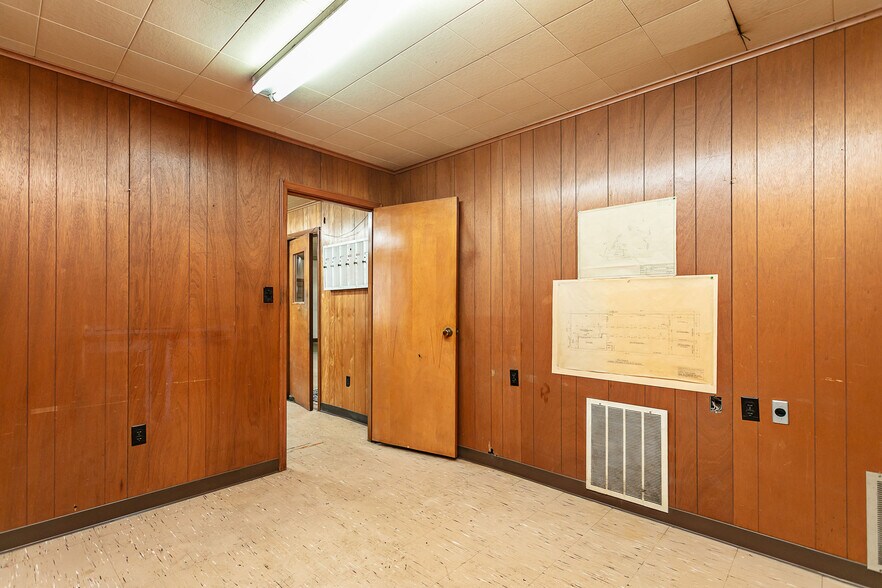 More Photos Of 500 E Main St, Lebanon Land For Sale