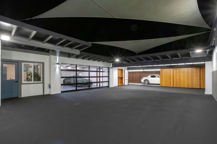 More Photos Of 1217 S Railroad Ave, San Mateo Showroom For Sale