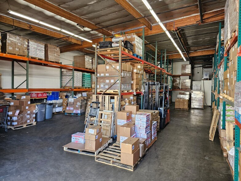 More Photos Of 12067 Foothill Blvd, Sylmar Warehouse For Lease