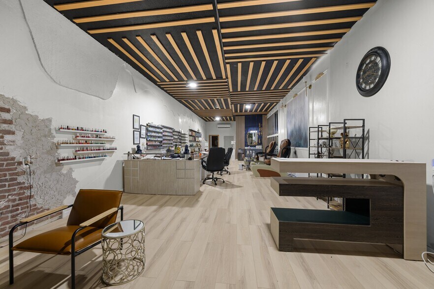 More Photos Of 144 E Broadway, Newport Storefront Retail Office For Sale