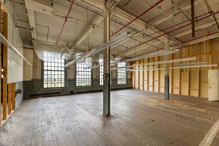 More Photos Of 35 Lower Grape St, Chicopee Warehouse For Sale