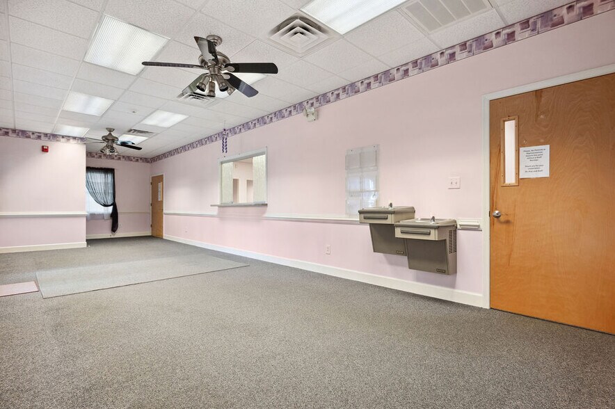 More Photos Of 43 Office Park Dr, Jacksonville Medical For Lease