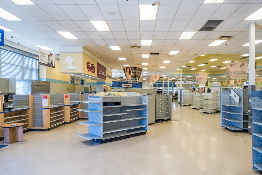 More Photos Of 47985 Monroe St, Indio Drugstore For Lease