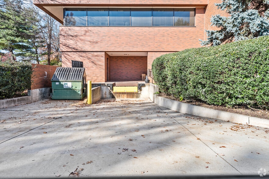 More Photos Of 1100 Berkshire Blvd, Wyomissing Medical For Lease