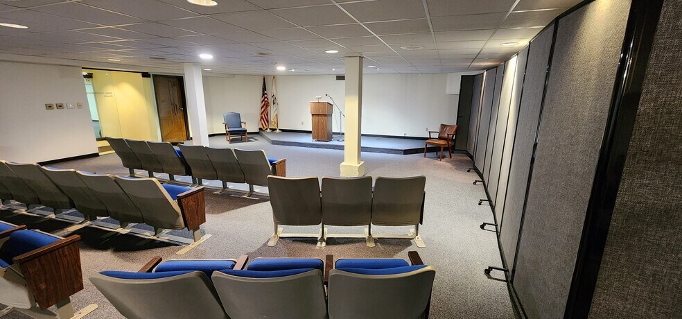 More Photos Of 2144 S Macarthur Blvd, Springfield Office For Lease