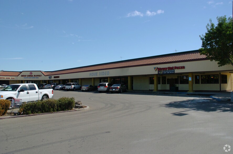 More Photos Of 3320 N Tracy Blvd, Tracy Drugstore For Lease