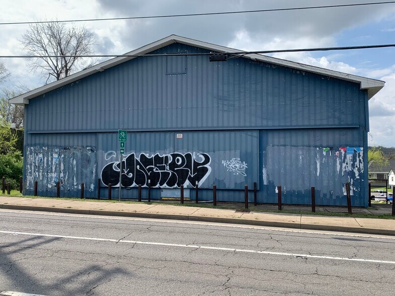 More Photos Of 2208 Dickerson Pike, Nashville Warehouse For Lease