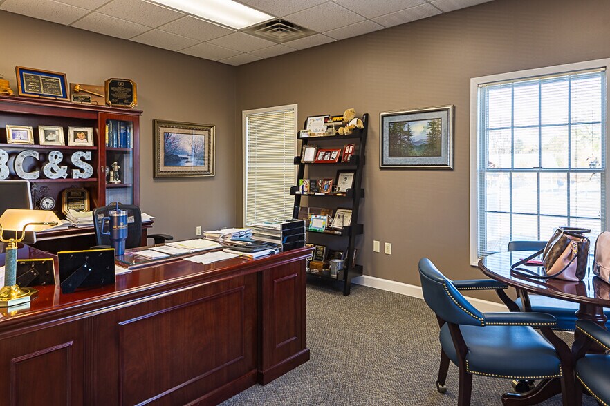 More Photos Of 801-C Sunset Dr, Johnson City Office Residential For Lease