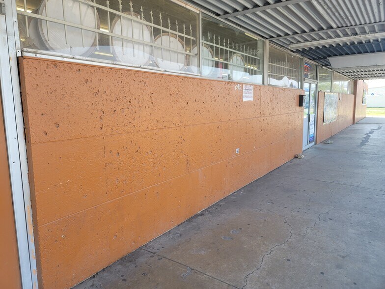 More Photos Of 3646-3678 Culebra Rd, San Antonio Storefront For Lease