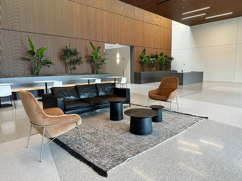 More Photos Of 1650 65th St, Emeryville Research And Development For Lease