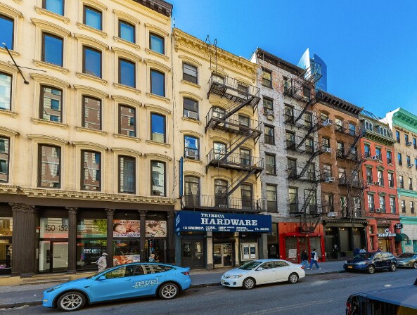 More Photos Of 154 Chambers St, New York Apartments For Sale