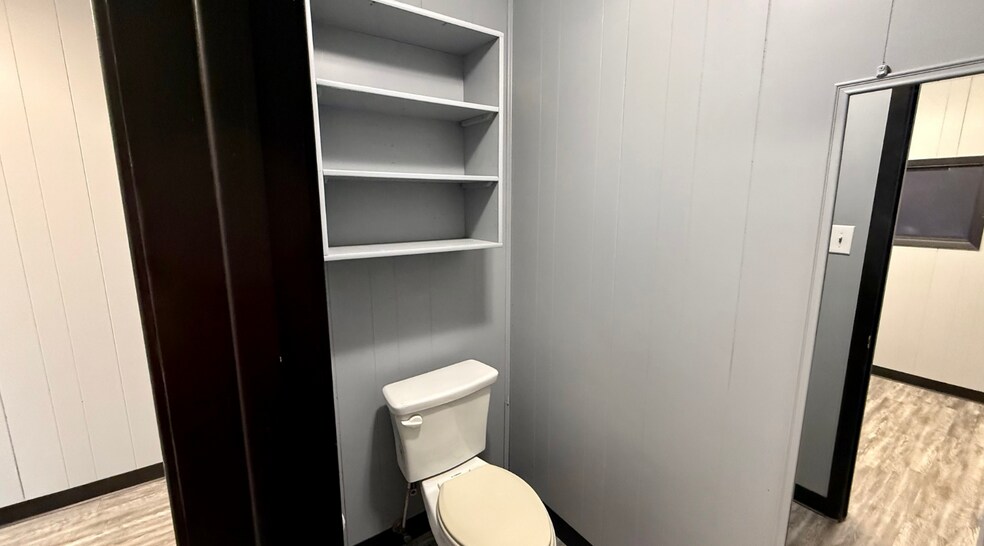 More Photos Of 1900 W 2nd St, Odessa Industrial For Lease