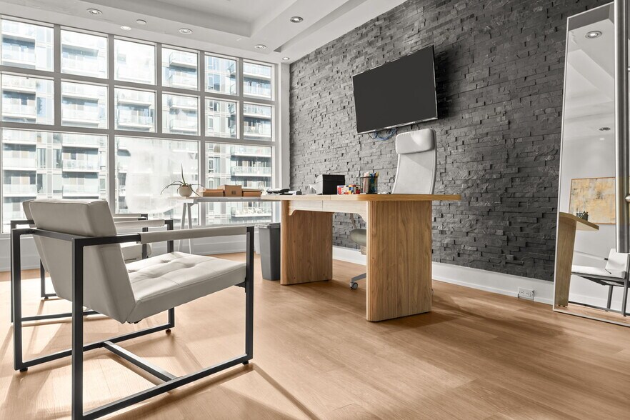 More Photos Of 21 Camden St, Toronto Office For Sale