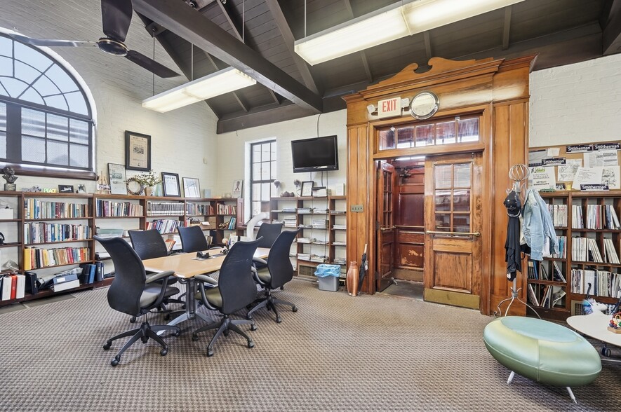 More Photos Of 1703 Dale Rd, Cincinnati Public Library For Sale