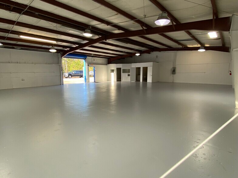 More Photos Of 2310 Dobbs Rd, Saint Augustine Warehouse For Lease