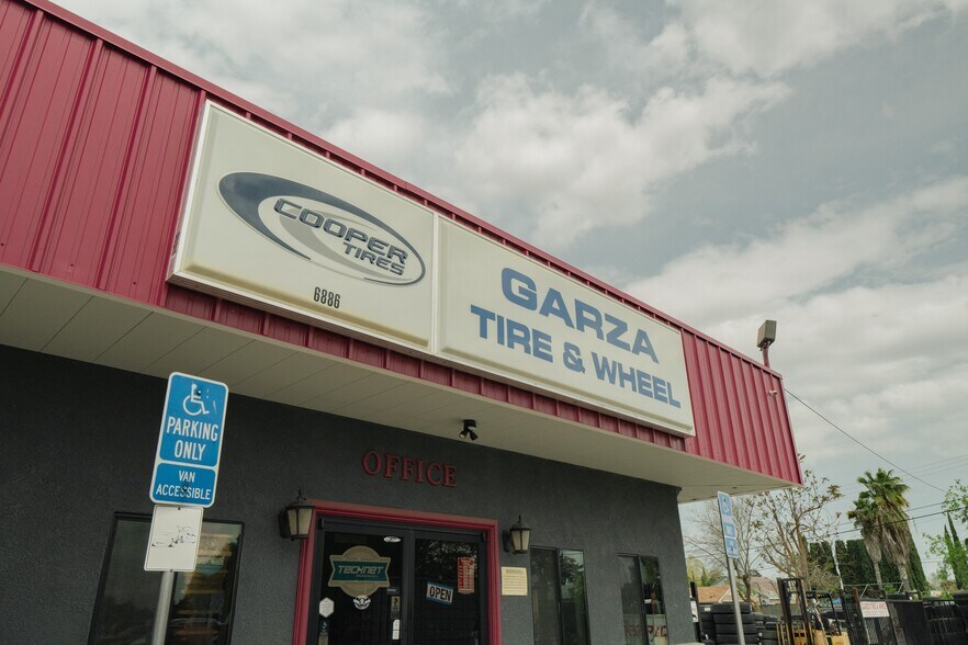 More Photos Of 6886 Santa Fe Dr, Winton Auto Repair For Sale