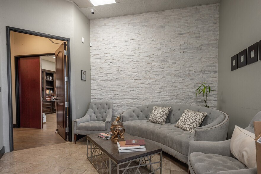 More Photos Of 4427 E Sunset Rd, Henderson Freestanding For Lease