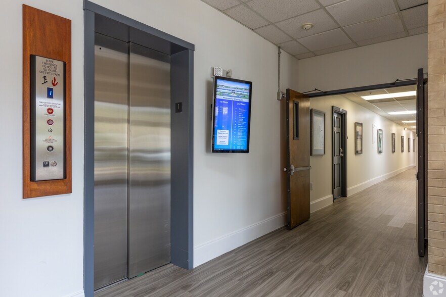 More Photos Of 1350 Orange Ave, Winter Park Office For Lease