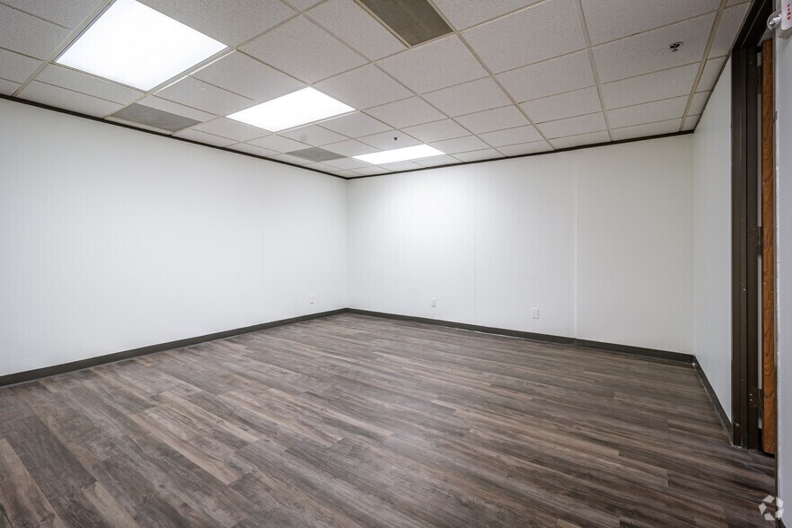 More Photos Of 2646 S Loop W, Houston Medical For Lease