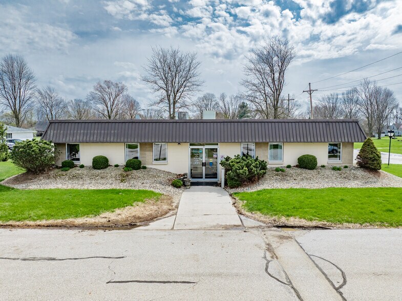 More Photos Of 201 E South St, Markle Medical For Sale