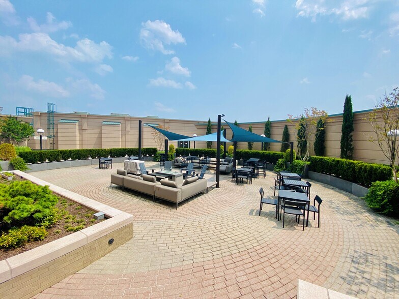More Photos Of 11700 Plaza America Dr, Reston Office For Lease