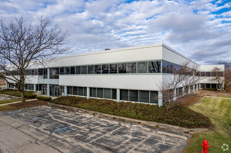 More Photos Of 2155 Stonington Ave, Hoffman Estates Flex For Lease