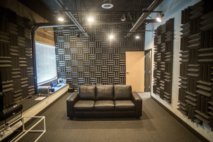 More Photos Of 713-729 N 1500, Orem Showroom For Lease