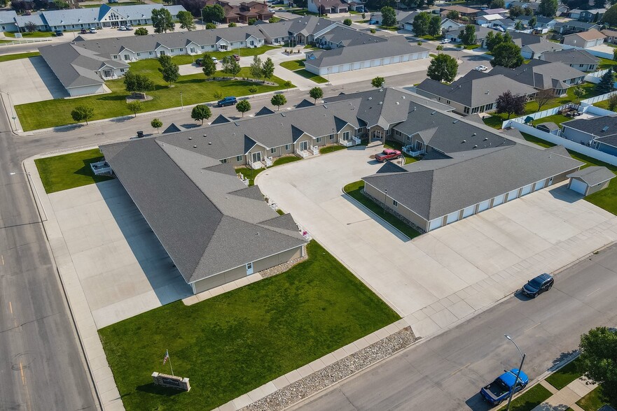 More Photos Of 10 20th St W, Williston Apartments For Sale